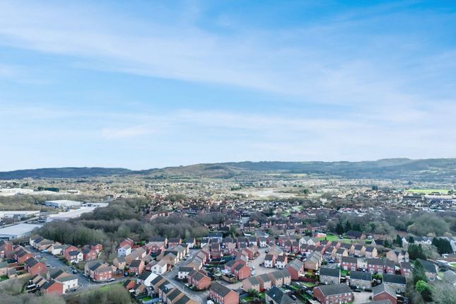 17 Waun Draw, Caerphilly photo 2