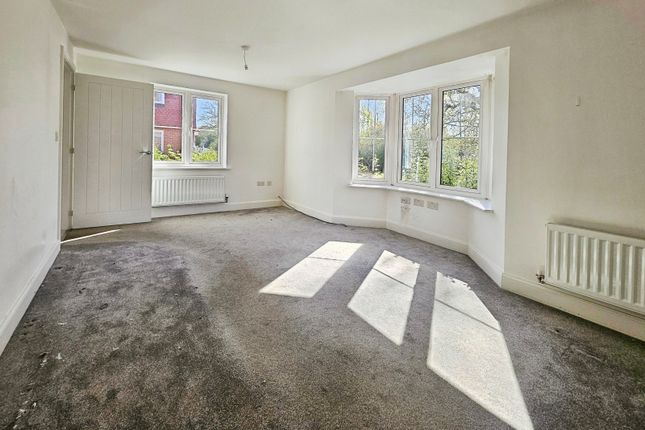 37, Heasman Place, Horsham photo 3