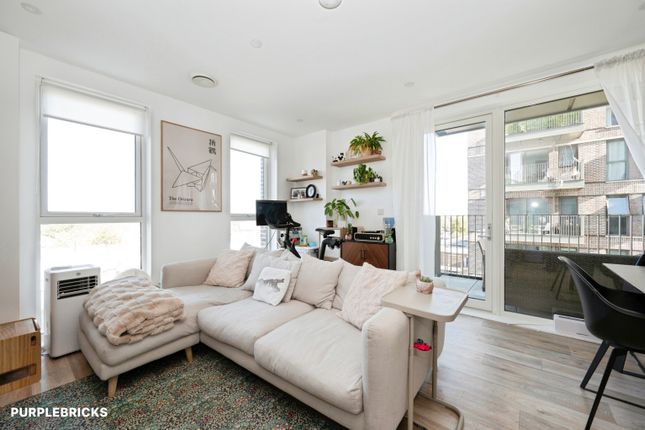 11 Lansdowne Way, Surbiton photo 4