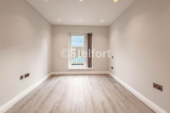 1B Fairmead Road, London photo 4