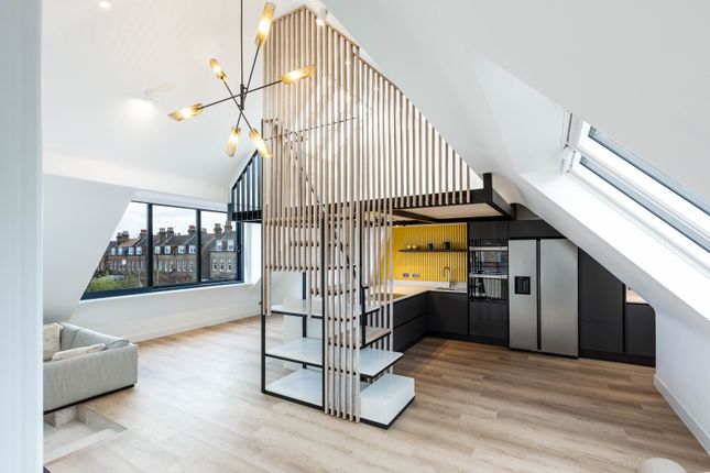 Thumbnail Maisonette for sale in Luttrell Avenue, Putney, London