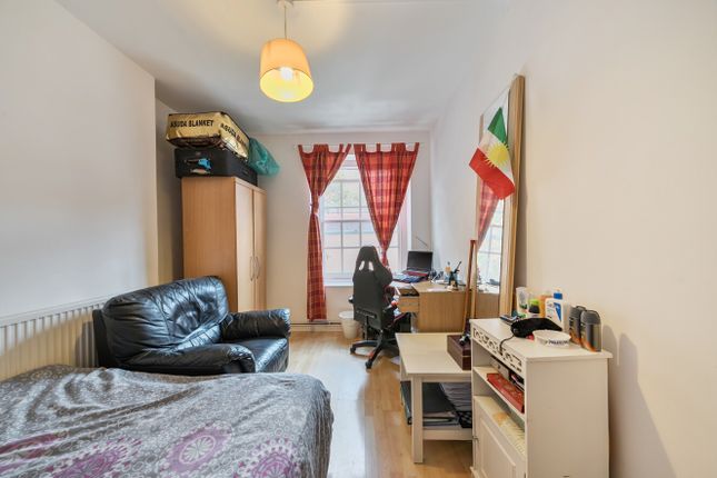 Flat 90, Levita House, Chalton Street, London photo 4