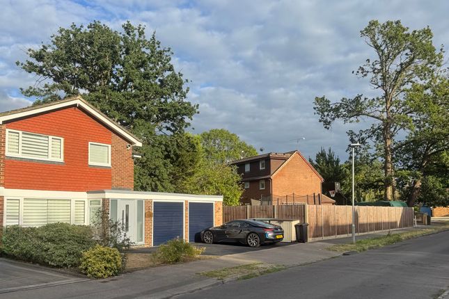 Hinton Drive, Berkshire photo 3