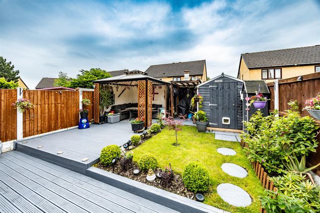 11, Alder Holt Drive, Bradford photo 3