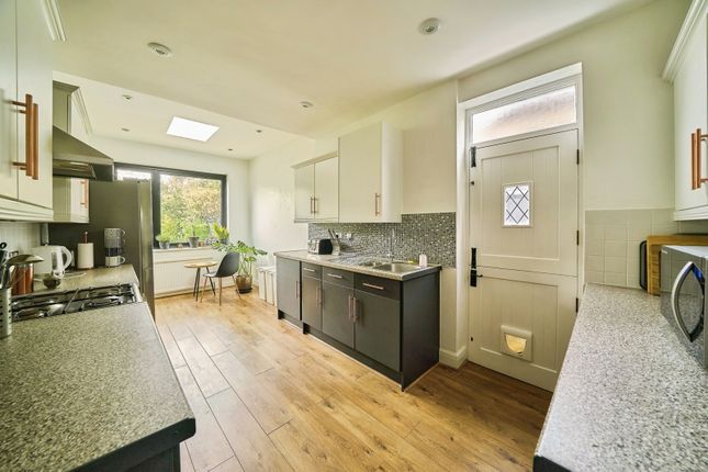 11, Woodville Gardens, Ilford photo 3