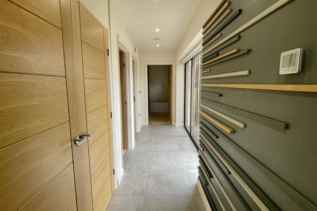 Ty-Hir, 7a, Starling Close, Caldicot photo 4
