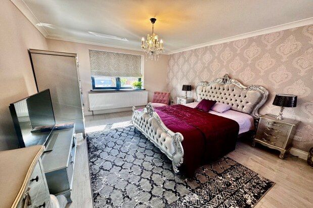Room to rent in Wincanton Gardens, Ilford