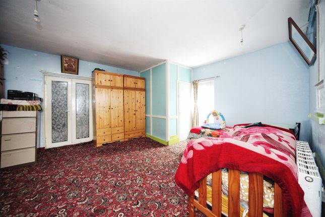 Semi-detached house for sale in Dunstable Road, Luton