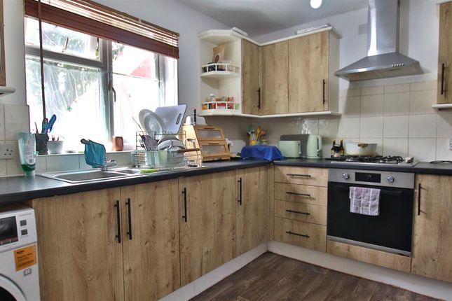 1, St. Barbaras Close, Tewkesbury photo 4