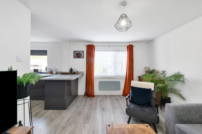 86 Burns Road, Royston photo 4