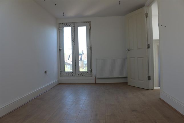 87, Byron Avenue, Manor Park photo 4
