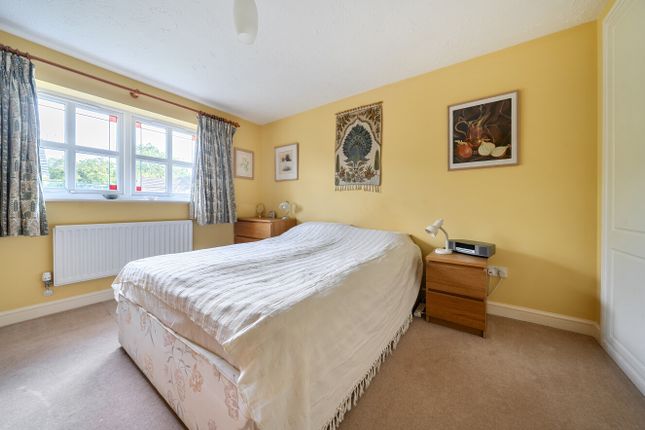 12, Hatherall Close, Swindon photo 4