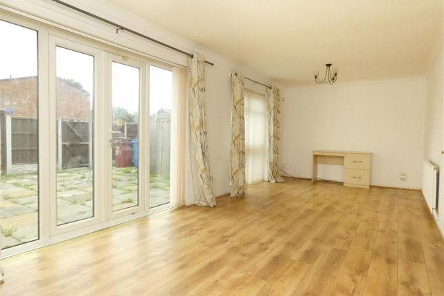23, Cherry Tree Close, Whiston photo 2