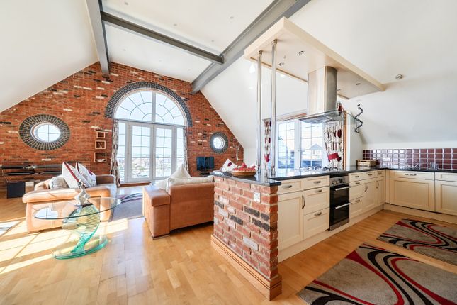 13, Silver Strand West, Eastbourne photo 3