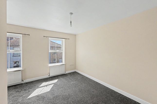 5, Summer Road, Lowestoft photo 2