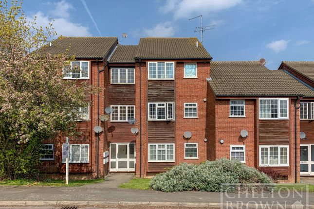 Studio flat on 37, St Peters Close, Daventry, £600/mo