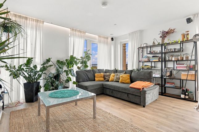 Flat 106, Paynter House, London photo 4