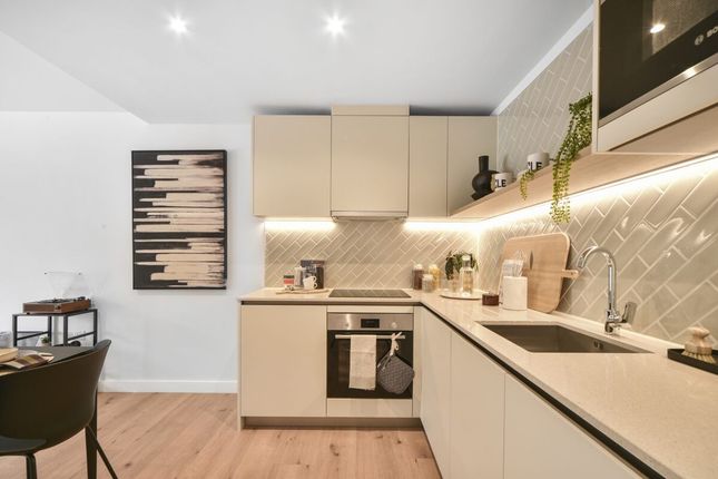 Thumbnail Flat to rent in Uncle, Deptford