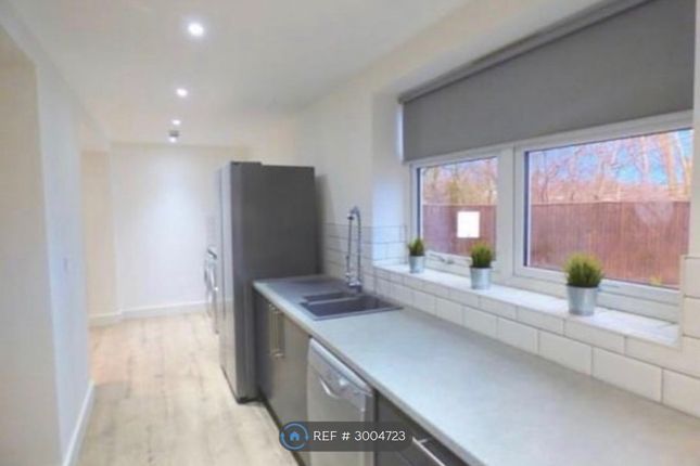 Hyde Road, Denton, Manchester photo 3