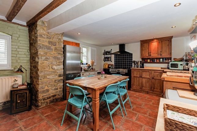 College Cottage,, The College, Bicester photo 3