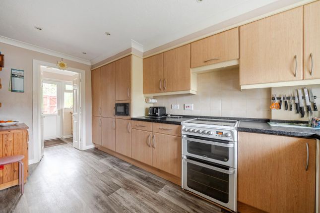 38, Broomhill Way, Boyatt Wood photo 4