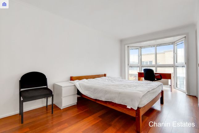 14_Master Bedroom-0