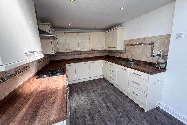 28 Walters Street, Swansea photo 4