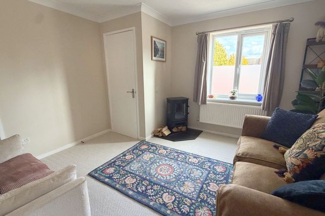 7 Woodrush Road, Walton Cardiff, Tewkesbury photo 4