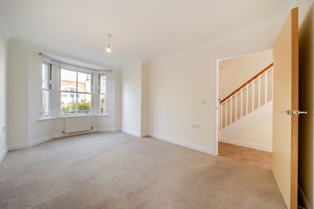 11 White Willow Gardens, Taunton photo 3