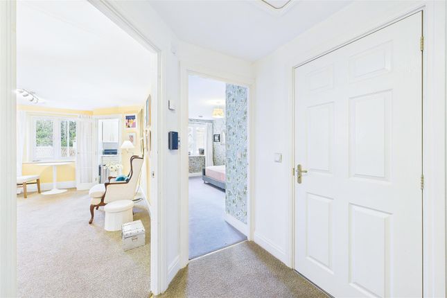 33, Coleridge Court, Clevedon photo 4