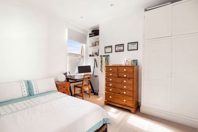 First Floor Flat, 99 Laitwood Road, London photo 4