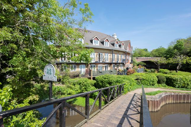 Thumbnail Property for sale in Admiral Stirling Court, Weystone Road, Weybridge
