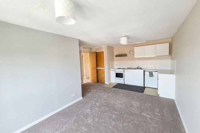 71 Devondale Court, Dawlish photo 3