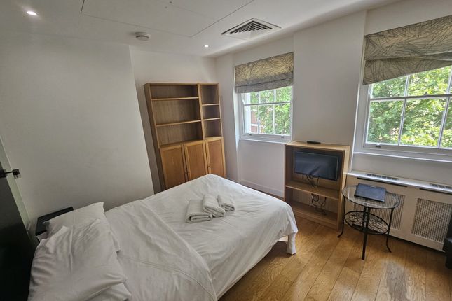 Studio flat on 24, 28-29, Cartwright Gardens, Bloomsbury, £2,470/mo