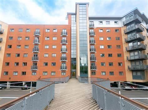 2-bed flat on City Walk, Leeds LS11, £159,995