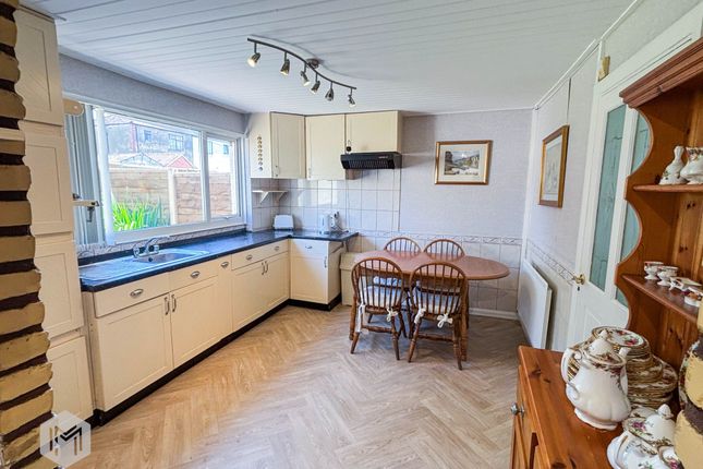 12 Westby Grove, Bolton photo 4