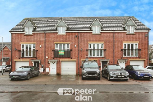 26, Stonebridge Park, Cwmbran photo 2