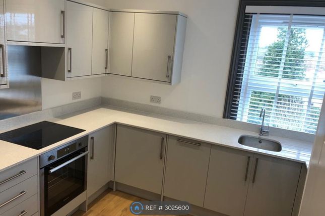 B, Queens Rd, East Grinstead photo 5