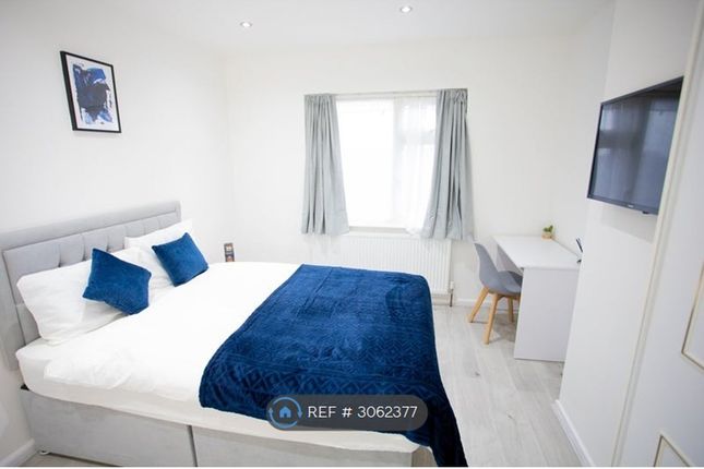 Westrow Drive, Barking photo 3