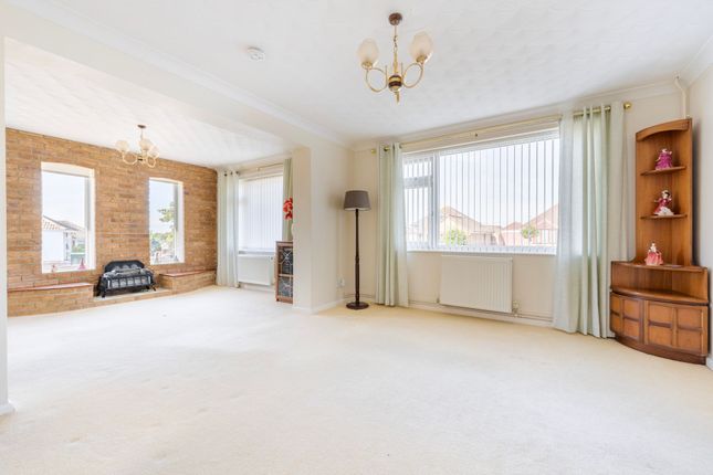 159 Spashett Road, Lowestoft photo 2