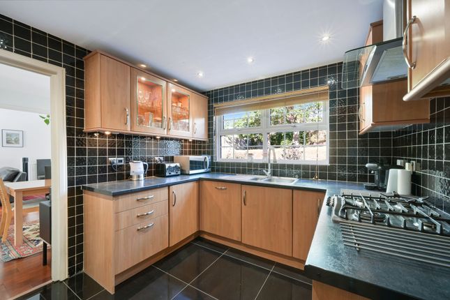 12 Auriol Park Road, Worcester Park photo 4