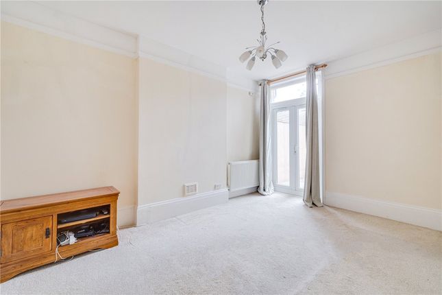 Thumbnail Flat to rent in St Andrews Road, London