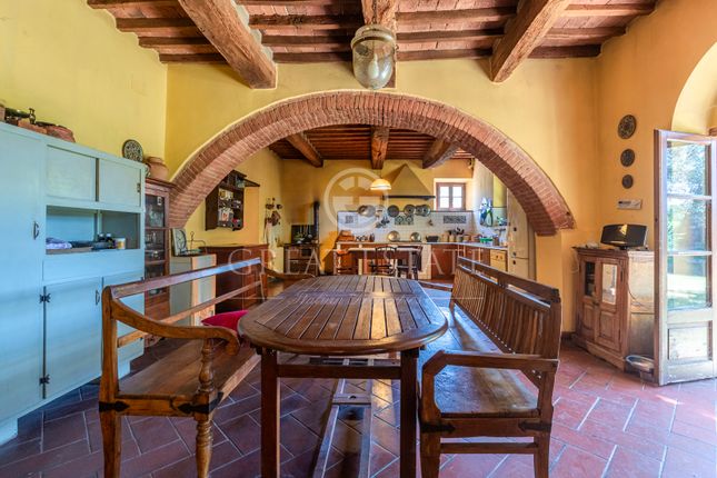 Villa for sale in Chiusi, Siena, Tuscany