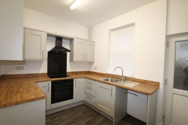 12 Warwick Street, Rochdale photo 5