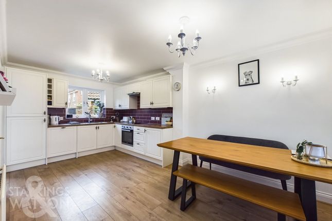 14 Muir Drive, Norwich photo 3