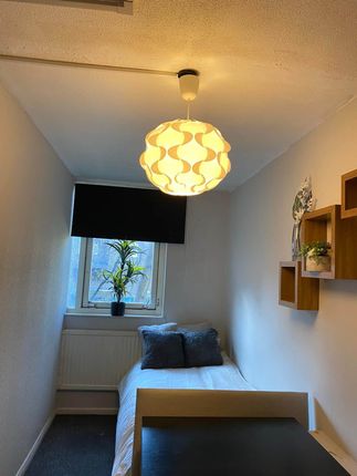 Room to rent in Chippenham Road, London
