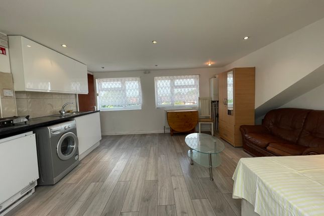 Bury Street West, Edmonton photo 2