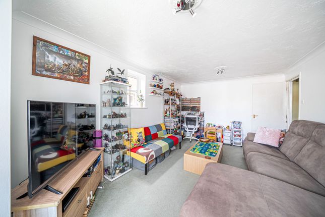 6 Willowbank, Andover photo 4