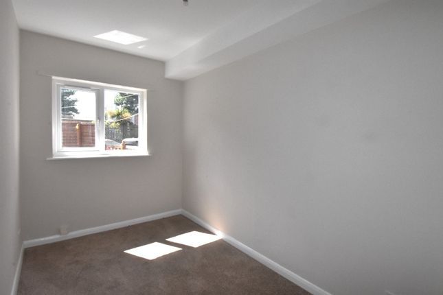 170, Southcoates Avenue, Hull photo 4