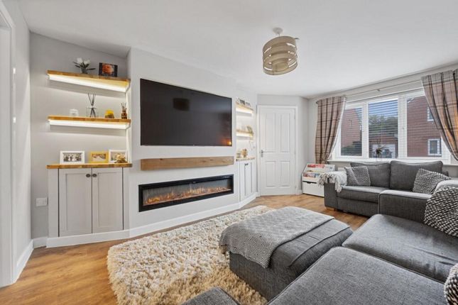 32, Ffordd Y Coetir, Pontyclun photo 4